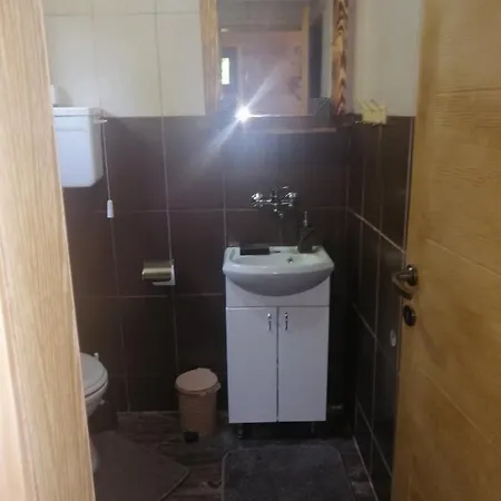 Brvnara Fruska Koliba * Vrdnik
